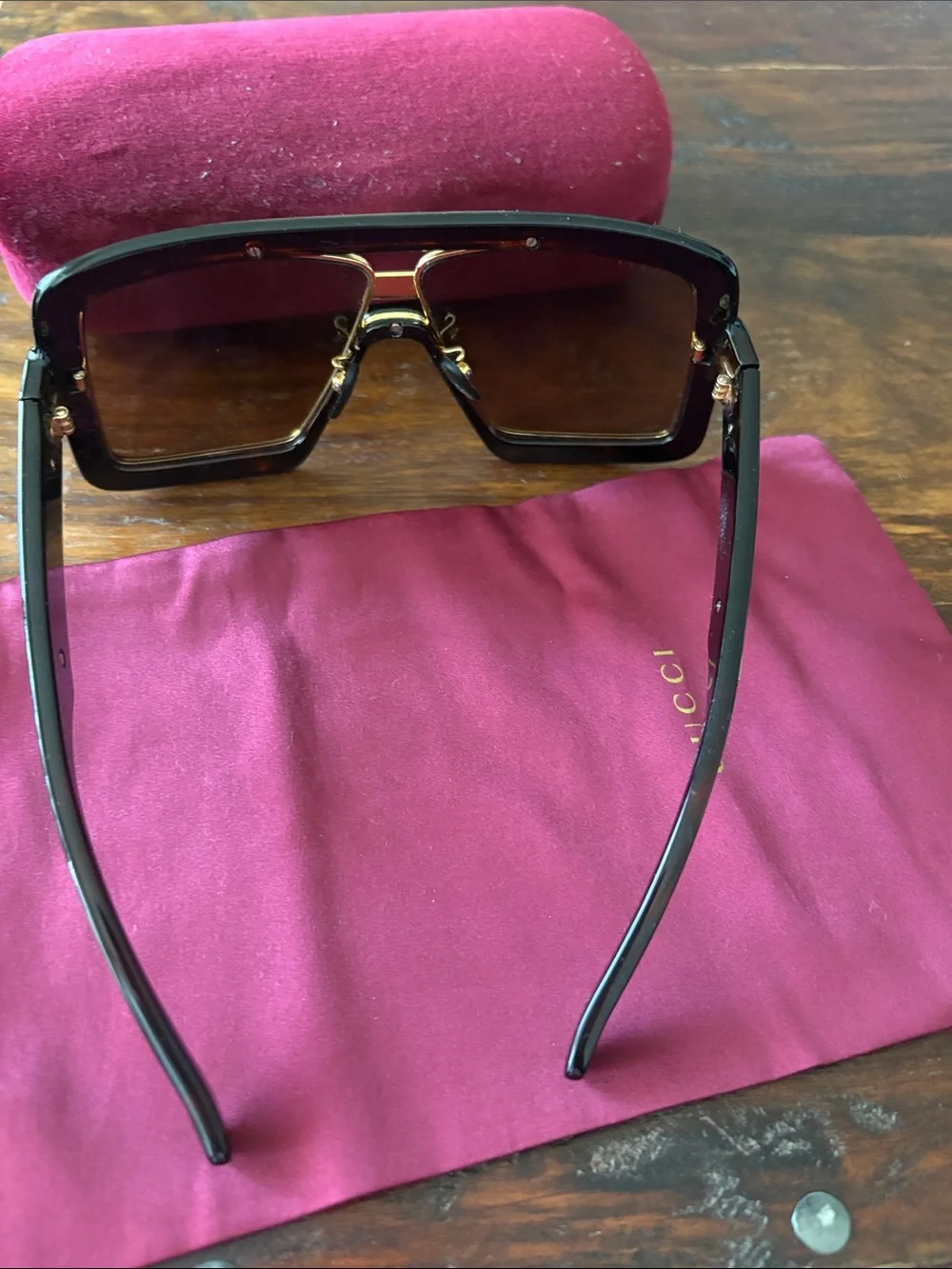 Gucci Oversize Tortoiseshell Frame Sunglasses with Gold Accents - Brown Lenses - Picture 7 of 7